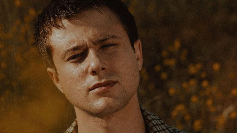 It Goes To 11: Singer/Songwriter Alec Benjamin Unveils The Acoustic Guitar That "Completely Changed" His Live Show
